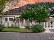 Gorgeous Inner City Home with Expertly Renovated...