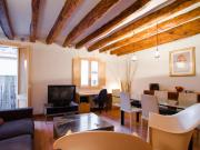 Gorgeous studio flat in El barri gòtic, near Universitat...