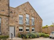 Gorgie Road, Edinburgh, 3 Bedroom Flat