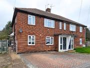 Goshawk Gardens, Hayes UB4, 2 bed maisonette to rent,...