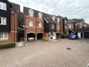 Gould Close, Newbury, Berkshire RG14, 2 bed flat to...