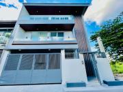 Graceful Brand New House and Lot for Sale in Greenwoods...