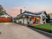 Gracious Character Villa in Largs Bay's Premier... Gracious Character Villa in Largs Bay's Premier...
