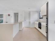 GRAN APARTAMENTO SEMINUEVO CON VISTAS AL MAR EN FUENGIROLA