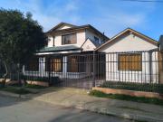 Gran casa,a pasos de Avda Coronel de Artlleria