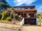 GRAN CASA DE CATEGORIA C/ PILETA, DEPTO, COCHERA 8...