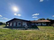 Gran casa en lindo entorno