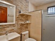 GRAN CASA EN RENTA TOTALMENTE AMUEBLADA Y EQUIPADA –...