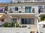 Gran casa en urbanización con jardín y piscina, en zona...