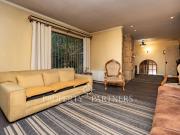 Gran Casa Familiar de 2 pisos, cercana a metro,...