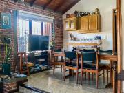 Gran chalet 4 ambientes, sobre dos lotes