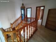 Gran chalet con 4 dormitorios, parcela llana y piscina...