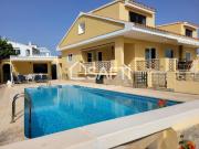 Gran chalet con piscina en Es Castell