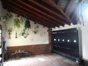 Gran chalet de 4 ambientes con patio. Ubicado en J....