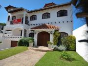 Gran chalet en venta en Parque 410m2 S/lote 17 x 43