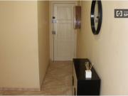 Gran habitación con armario independiente en el piso... Gran habitación con armario independiente en el piso...