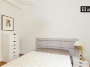 Gran habitación con calefacción en el apartamento de 7...