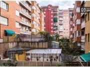 Gran habitación con escritorio en piso compartido, Horta...