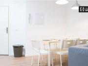 Gran habitación con llave independiente en apartamento...