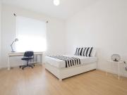 Gran habitación en apartamento de 10 habitaciones en... Gran habitación en apartamento de 10 habitaciones en...