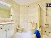 Gran habitación en apartamento de 5 dormitorios en...