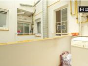 Gran habitación en apartamento de 6 dormitorios en Les Corts