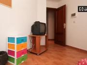 Gran habitación en piso compartido en Granada City Center