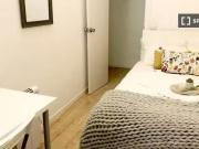 Gran habitación en piso compartido en Puerta del Sol, Madrid