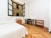Gran habitación en piso compartido en Puerta del Sol, Madrid