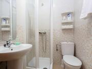 Gran habitación en un apartamento de 12 habitaciones en...