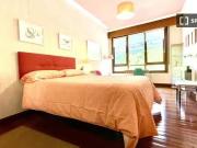 Gran habitación en un apartamento de 4 dormitorios en...