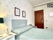 Gran habitación en un apartamento de 5 dormitorios, Abando