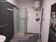 Gran local comercial de 275m² con patio en la Eixample