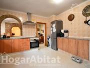 ¡GRAN OPORTUNIDAD! CASA AMPLIA, ESQUINERA Y MUY LUMINOSA...