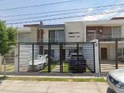 Gran oportunidad casa de dos plantas en remate....