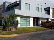 Gran oportunidad, casa en esquina, Nueva Galicia, frente...