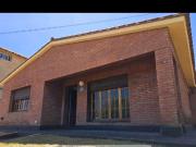 CASA + DEPARTAMENTO, PILETA Y GRAN PARQUE. BARRIO MALVINAS