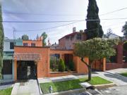 Gran Oportunidad de Inversión: Casa Amplia por Solo $600,000