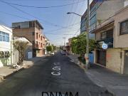 GRAN OPORTUNIDAD DE INVERSION! REMATE DE BONITA CASA,...