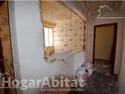 ¡GRAN OPORTUNIDAD! PARA REFORMAR TOTALMENTE CON BALCÓN Y...