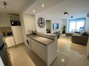 Gran patio propio, cochera y asador