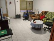 GRAN PISO CÉNTRICO CON TERRAZA Y GRAN PATIO