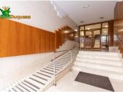 Gran piso de 327 m2 en pleno centro de Granada con 2...