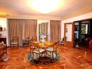 Gran piso en venta en edificio señorial, situado en el...