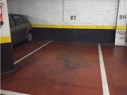 Gran plaza de garaje cerca de la Renfe