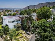 GRAN RESIDENCIA CON ALBERCA Y AMPLIO JARDIN EN CAÑADAS