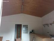 Gran terreno con naves y vivienda