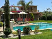 Gran Venta: Casa De Campo Con Piscina En 1,000 M²