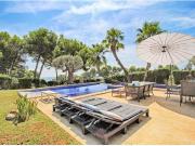 Gran villa con vistas al mar y a poca distancia de Moraira