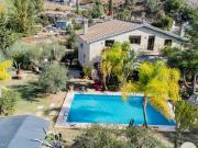 GRAN VILLA JUNTO A CENTRO COMERCIAL LA TROCHA. COIN